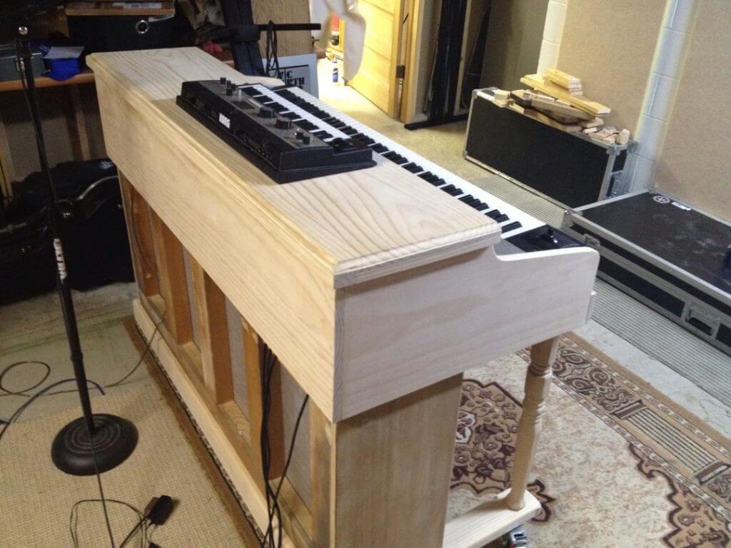 Piano Shell Stand